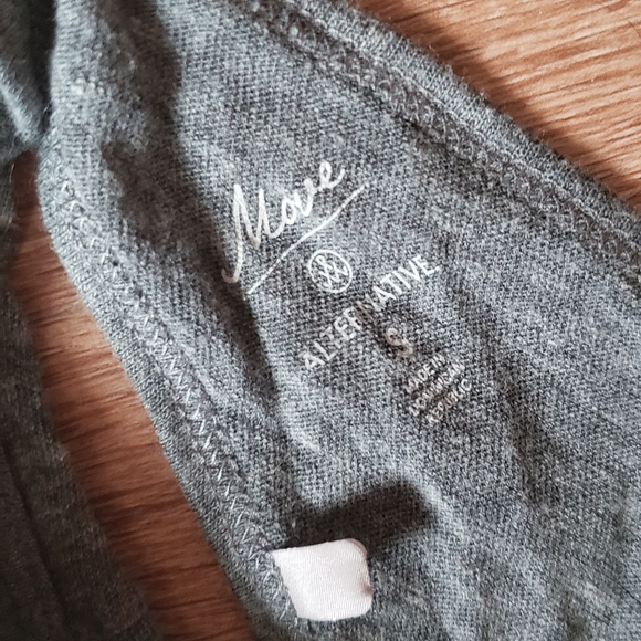 Yoga tank top - Picture 3 of 3